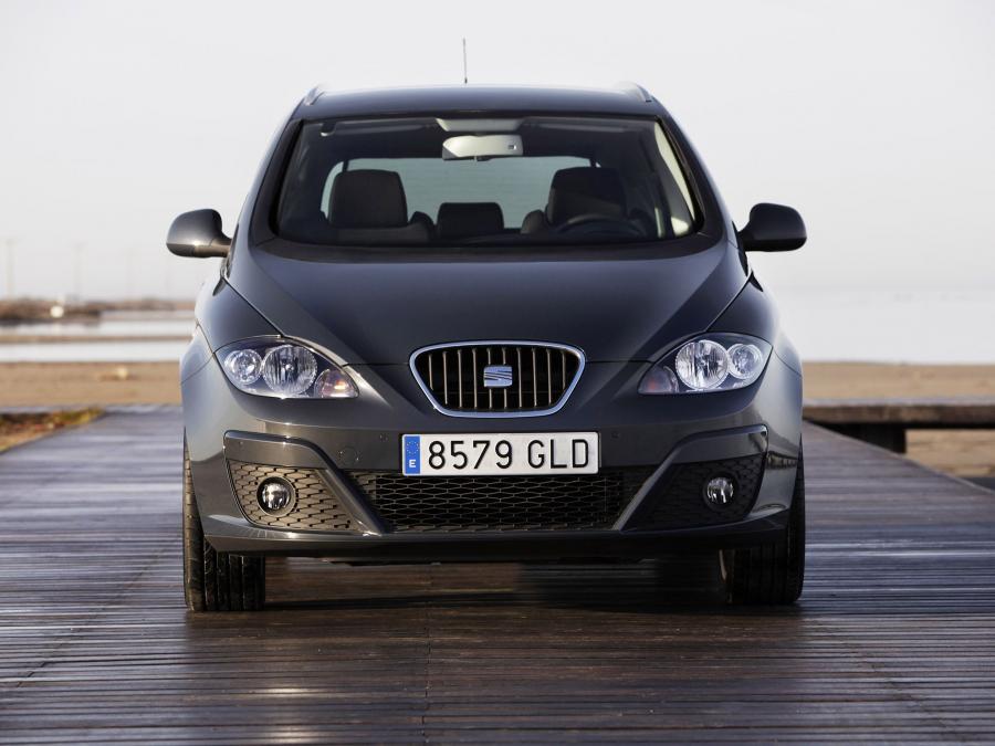  Seat Altea XL 2009 года  (фото 8 из 17)
